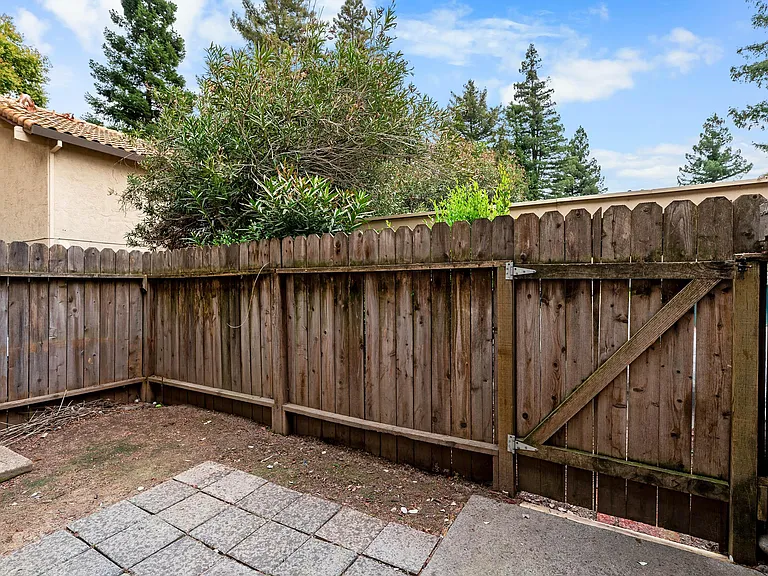 54 Quay Ct — Photo 70