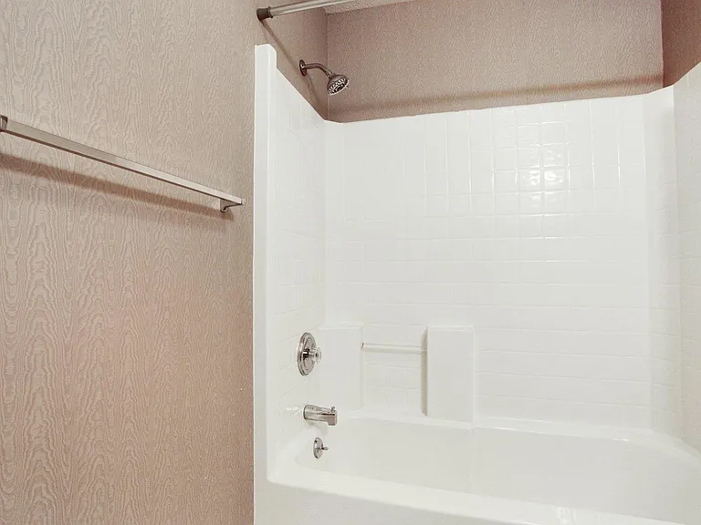 2115 Walberg Dr — Photo 32