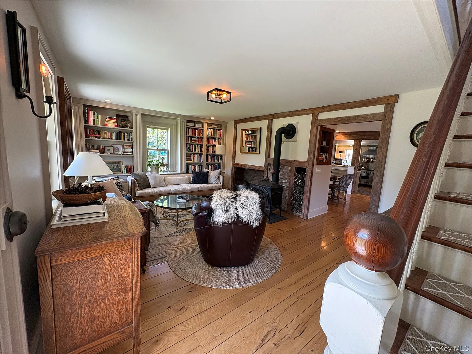 3 bed, 2.0 bath, 2718 sqft, $8,000 — Photo 4