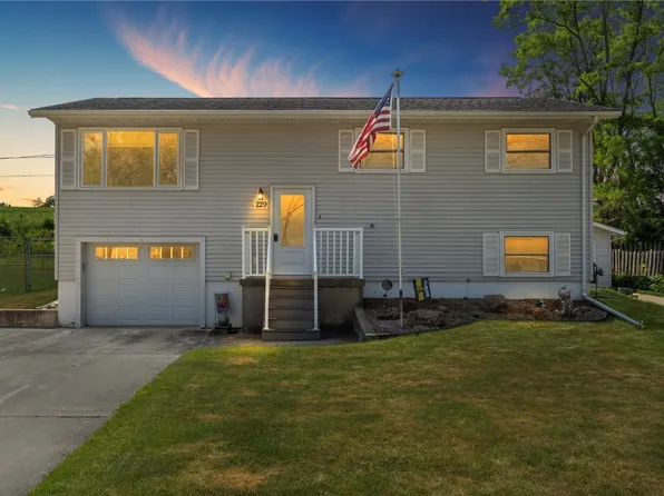 229 N Arminda Ave, Monticello, IA 52310