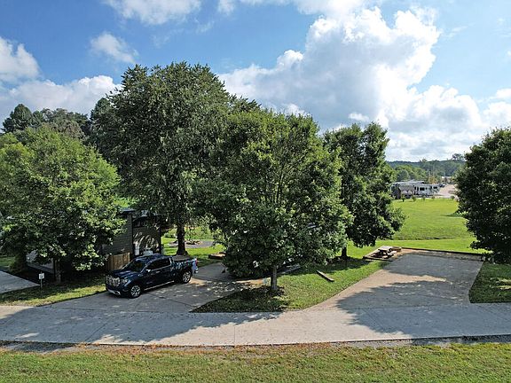 5th image of 33 Mountain Meadows Cir