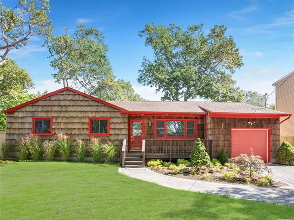 91 Circuit Road, Bellport Village, NY 11713