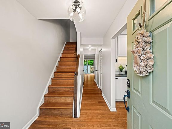 3rd image of 5725 Ridge View Dr