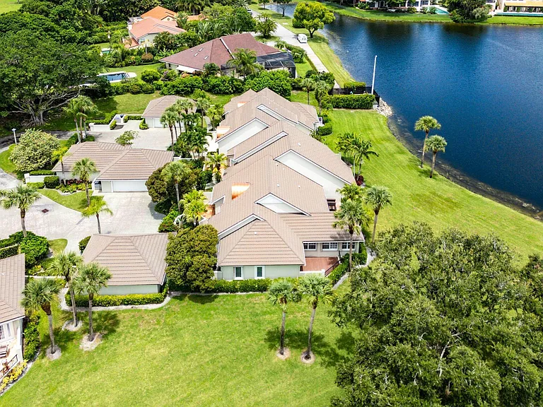 2584 Muirfield Ct — Photo 41
