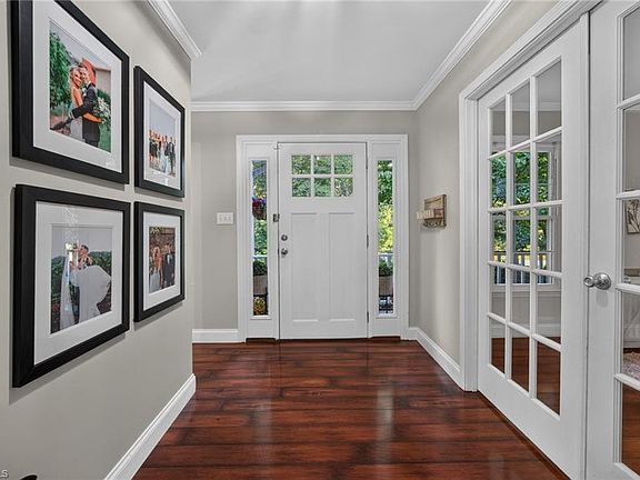 3rd image of 188 Brambleton Rd