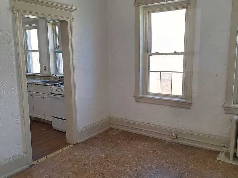 Lenox Apartments — Photo 11