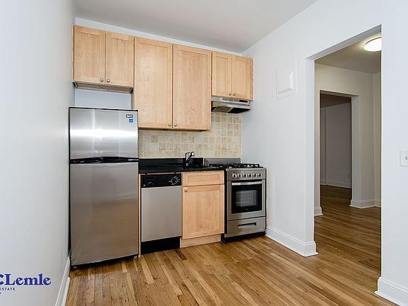 2nd image of 1371 1st Ave #2RR