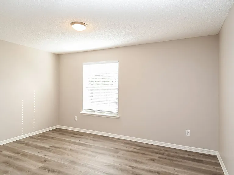 1531 Eddings Grove Ln — Photo 12