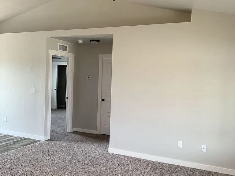 4816 Ann Marie Ave — Photo 3