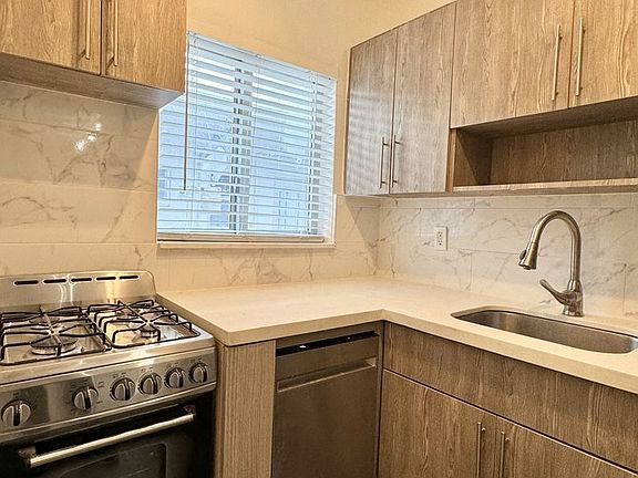3rd image of 1035 9th St APT 21