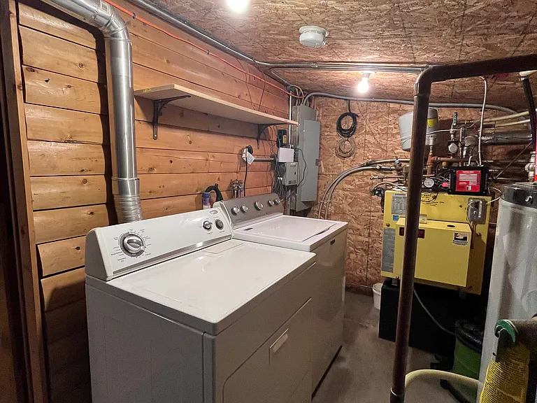 215 Coach Rd — Photo 11