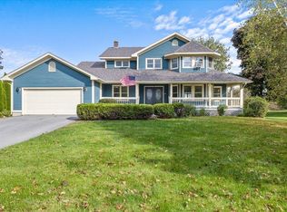 24 Oak Creek Dr, South Burlington, VT 05403