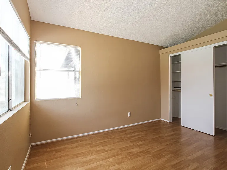 8003 W Larkspur Dr — Photo 12