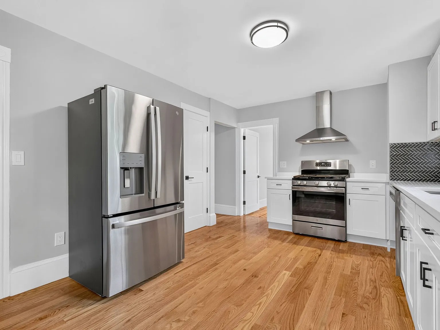 2 bed, 1.5 bath, $3,275 — Photo 2