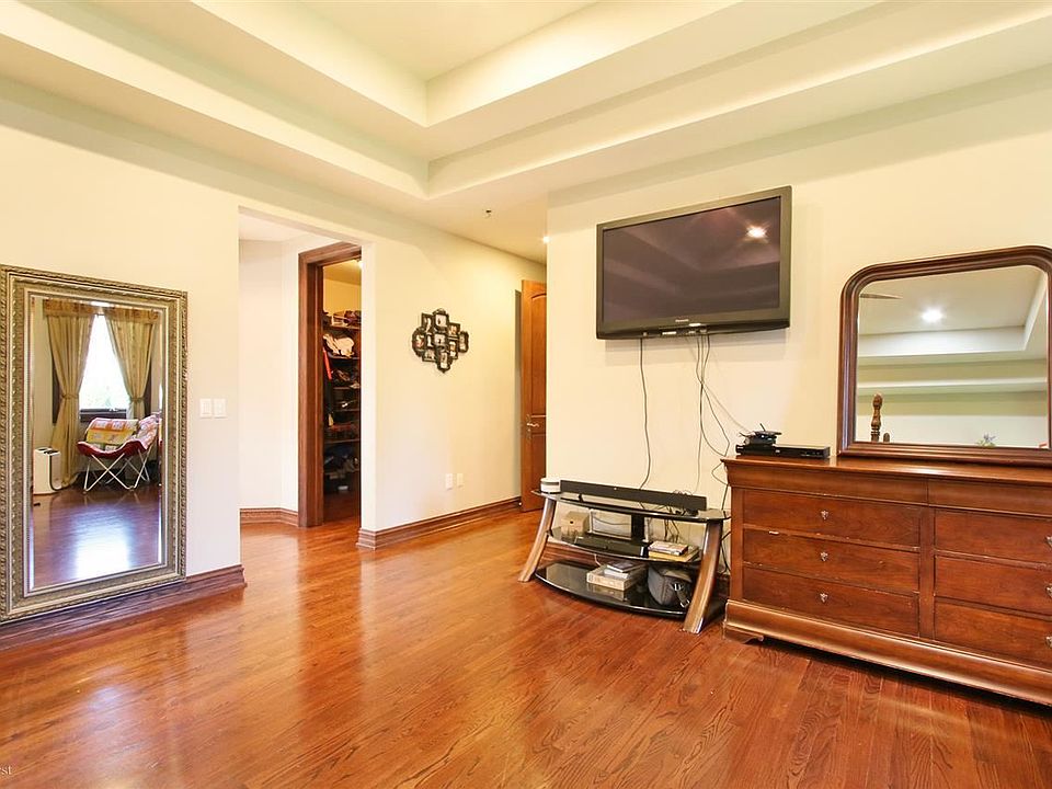 1st image of 57054 Juliann Ct