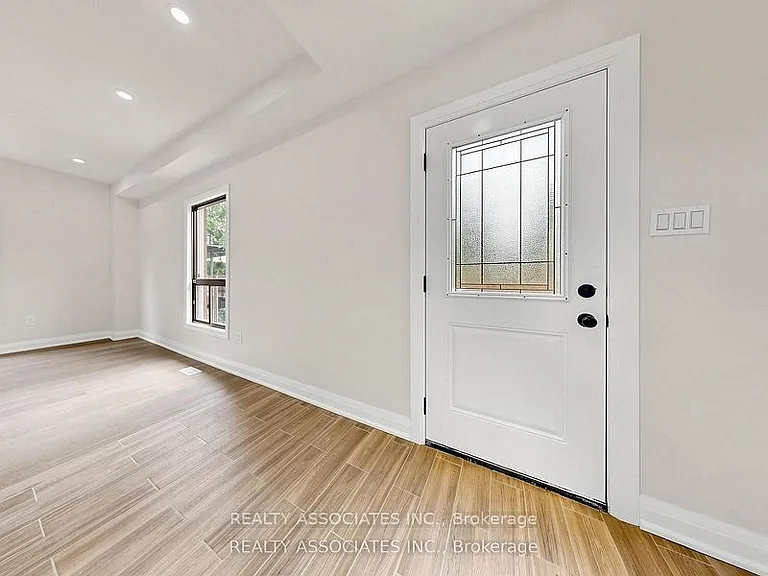 6058 Culp St — Photo 14