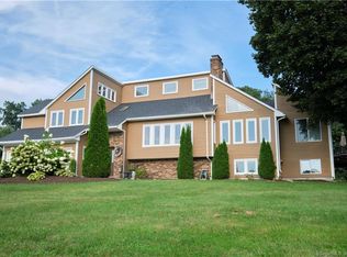 8 Jefferson Dr, East Granby, CT 06026