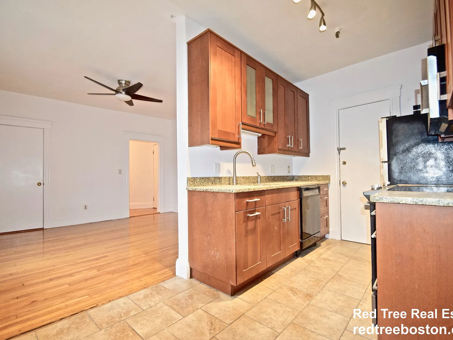 1 bed, 600 sqft, $2,600 — Photo 3