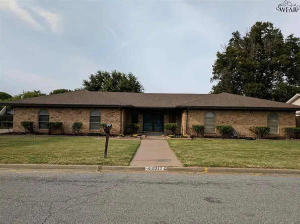 1217 Danberry St, Burkburnett, TX 76354