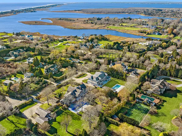 143 Meadowmere Ln, Southampton, NY 11968