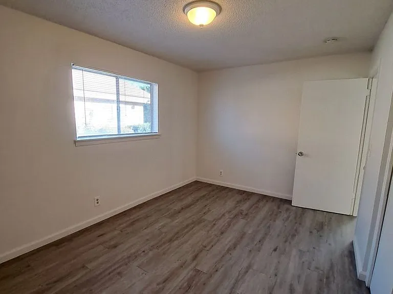 1008 Jefferson Ave. — Photo 11