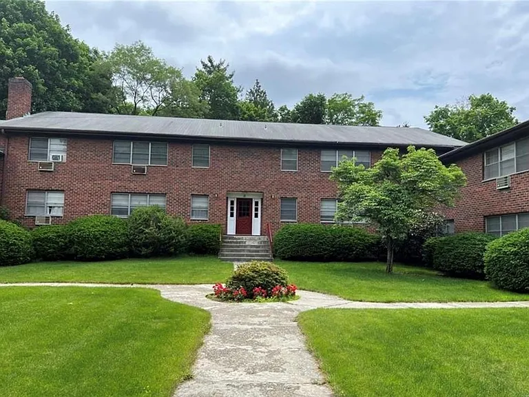 65 Curie Rd #B4 — Photo 1