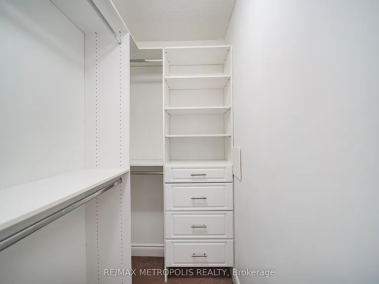 3 Rean Dr #Townhouse 13 — Photo 39
