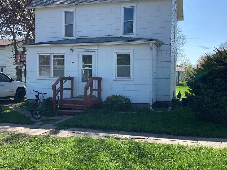 1st image of 607 2nd Ave S