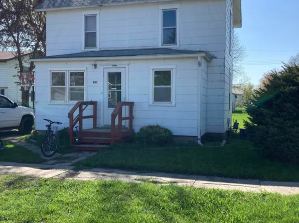 607 2nd Ave S, Clear Lake, SD 57226