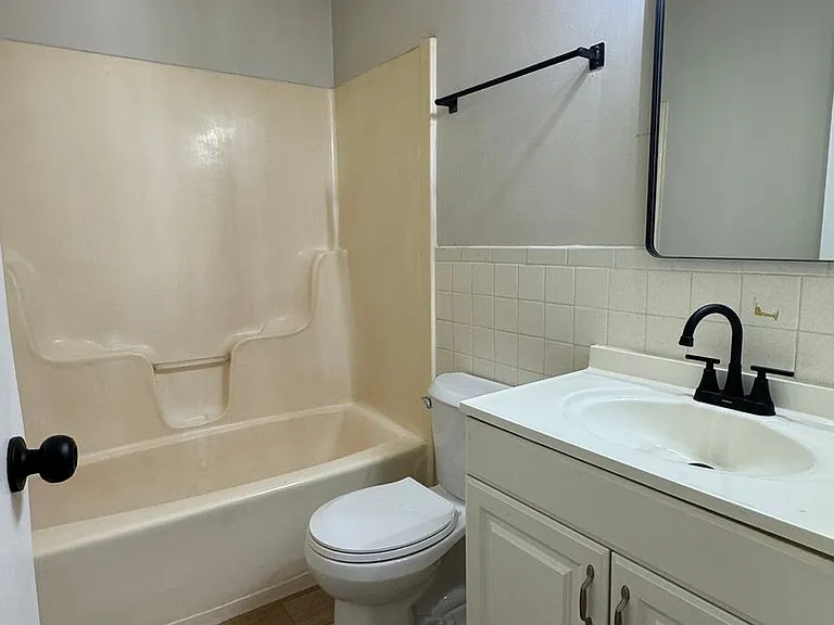 319 N Garth Ave — Photo 7