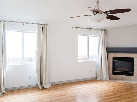 4th image of 10616 Vista Bella Pl NW