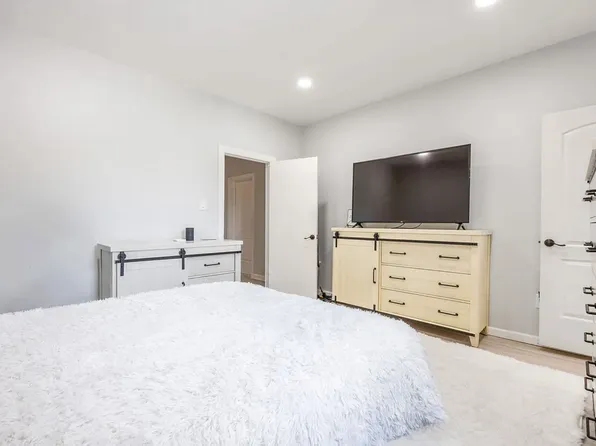 60-89 54th Street image 7 of 12