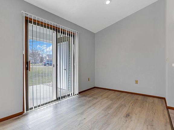 5th image of 1107 Coventry Way APT A