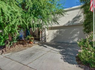 650 W Camino Del Bondadoso, Green Valley, AZ 85614