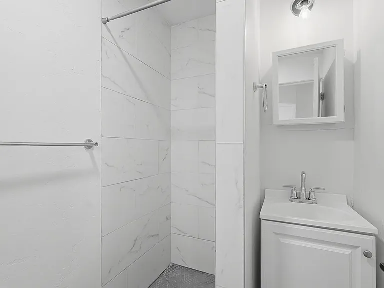 Council Crest Apartments — Photo 22