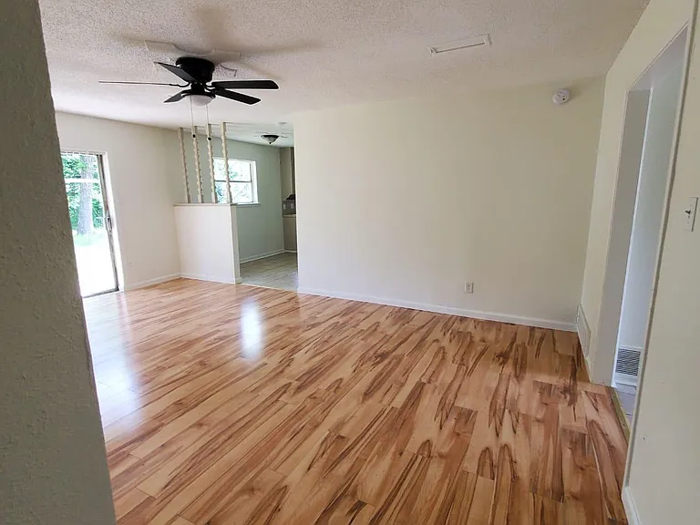 3418 Hummingbird Ln — Photo 5