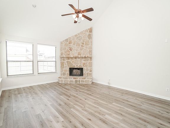 5th image of 4904 Newbridge Dr