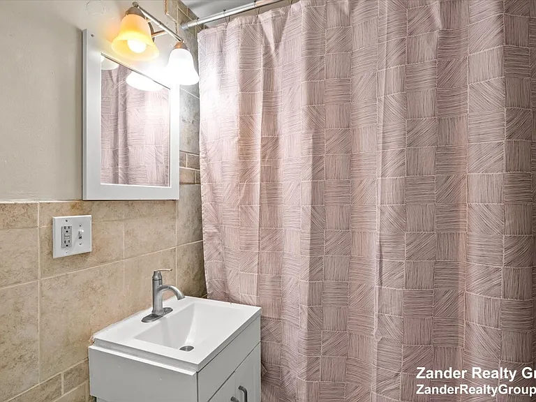 26 Alpine St #2 — Photo 5