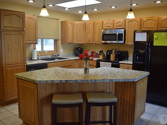 4th image of 2710 Avenue C