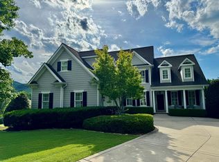 1802 Saint Ives Pl, Dalton, GA 30720