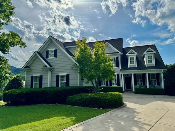 1802 Saint Ives Pl, Dalton, GA 30720