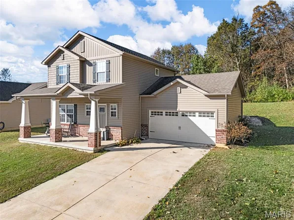 11 Hunters Pointe Dr, Winfield, MO 63389