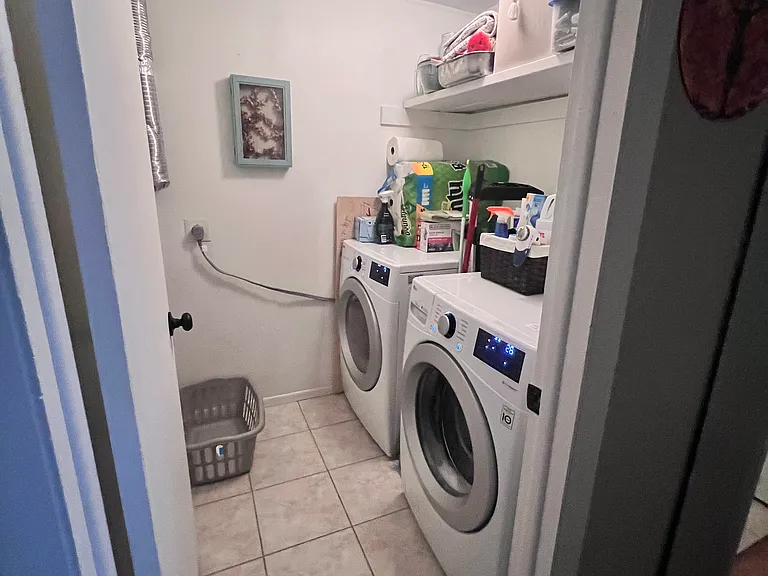 120 W Rockrimmon Blvd #303 — Photo 7