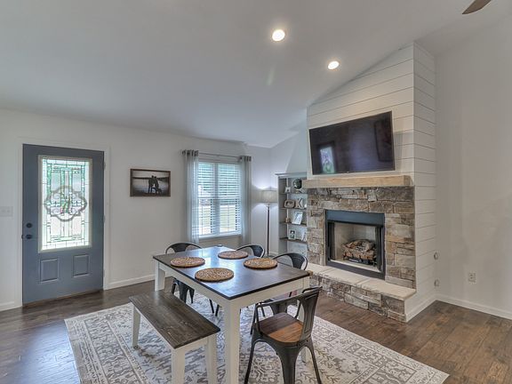 4th image of 225 Golf Shores Dr