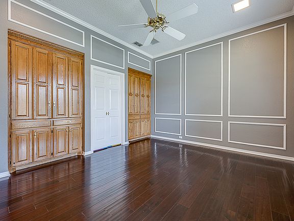 3rd image of 474 Sandy Knoll Dr
