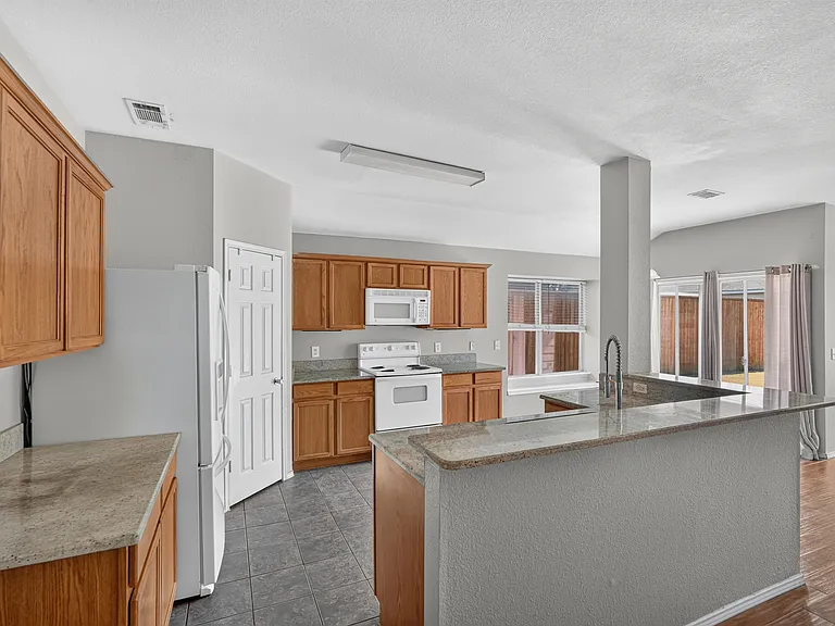 1325 Periwinkle Dr — Photo 13
