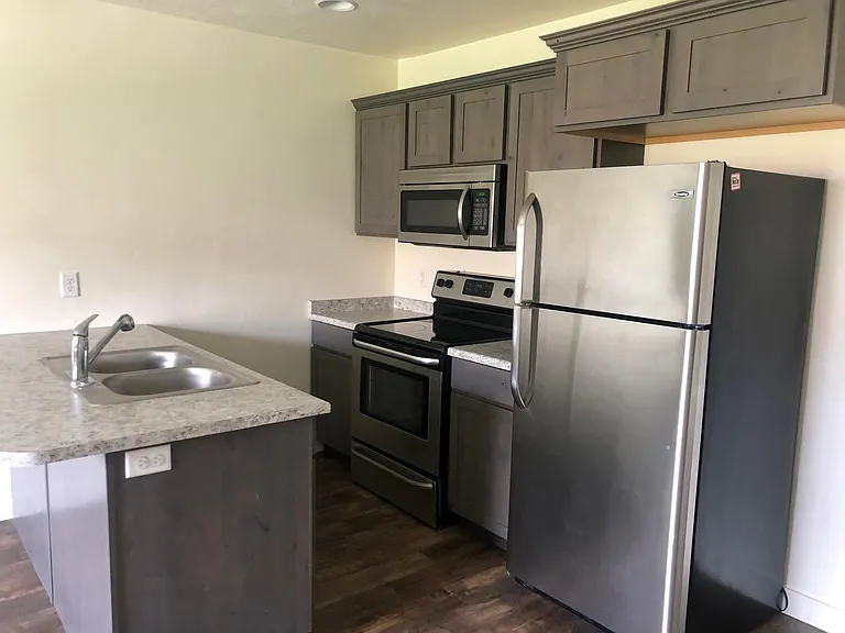 203 E 700 N — Photo 6