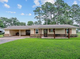 2322 Royal Dr E, Chandler, TX 75758