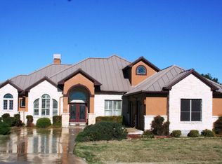 3153 Double Eagle Dr, Kerrville, TX 78028