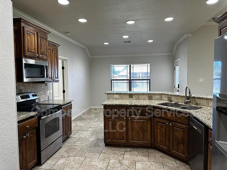 10412 Whitney Trce #10412 — Photo 7
